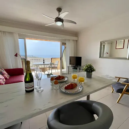 Апартаменты Spacious With Sea Views *