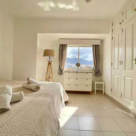Апартаменты Spacious With Sea Views *